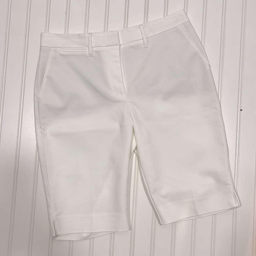 White House Black Market the 11” Bermuda short